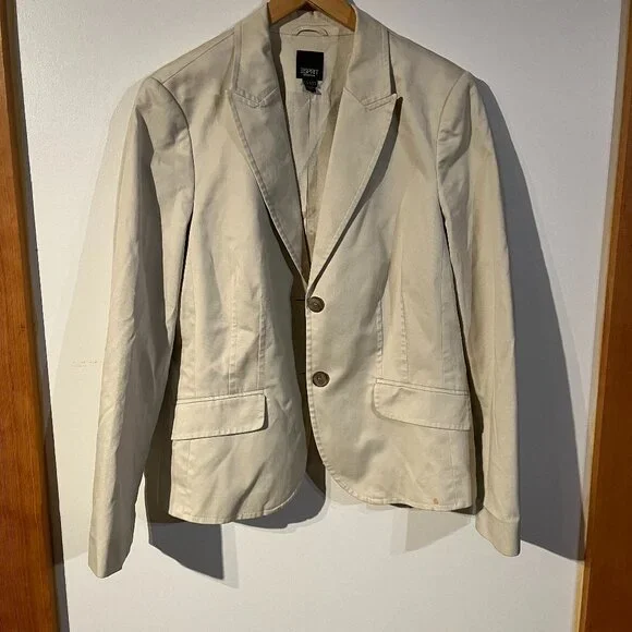 Jacket - Picture 1 of 3